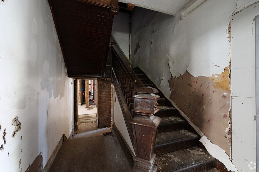 More Photos Of 212 Court St, Binghamton Apartments For Sale