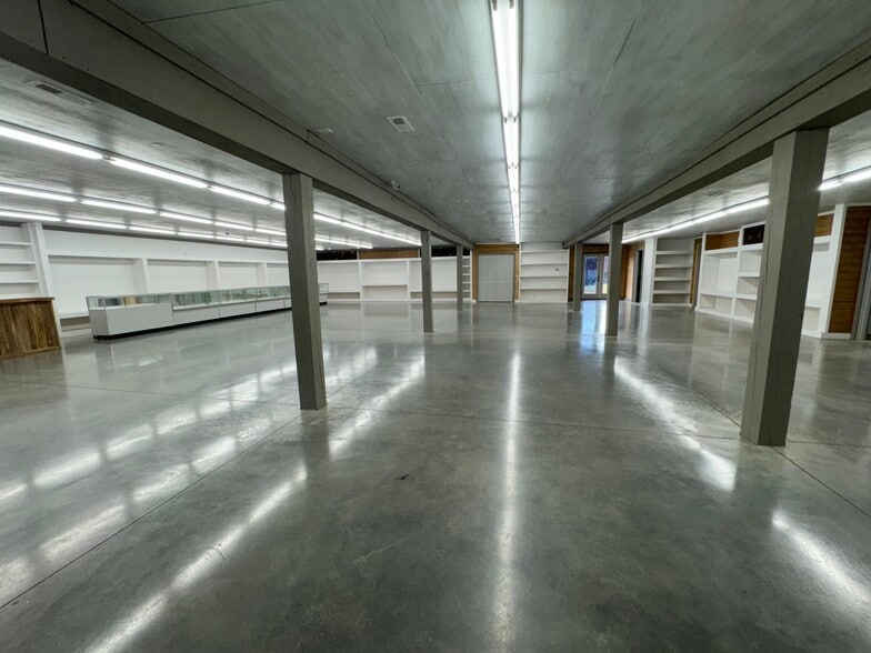 More Photos Of 613 N Main St, Piedmont Restaurant For Sale