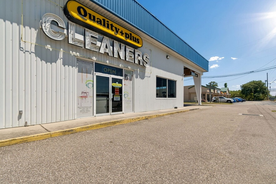 More Photos Of 9945 Race Track Rd, Tampa Industrial For Sale