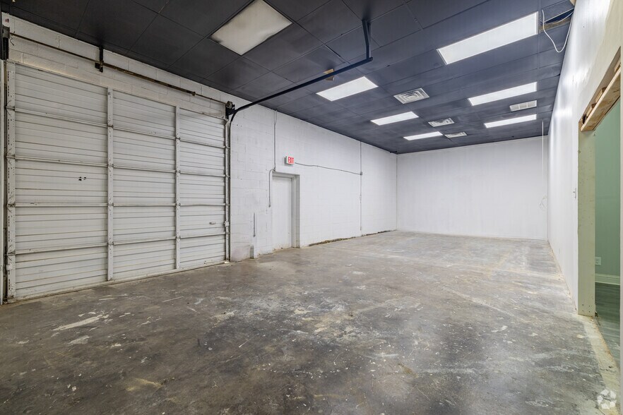 More Photos Of 1350 Manufacturing St, Dallas Unknown For Lease