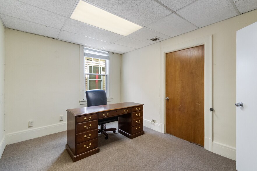 More Photos Of 3-5 Audrey Ave, Oyster Bay Storefront Retail Office For Lease