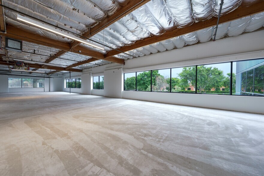 More Photos Of 5931 Priestly Dr, Carlsbad Research And Development For Lease