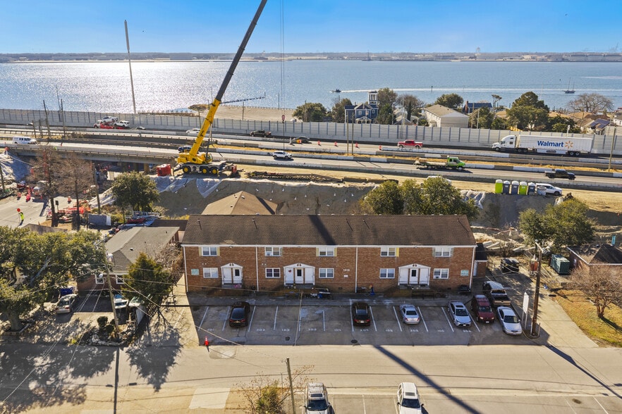 Primary Photo Of 1315 Little Bay Ave, Norfolk Apartments For Sale