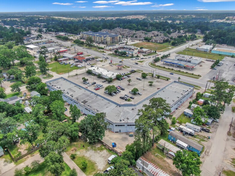 More Photos Of 1712 N Frazier St, Conroe General Retail For Sale