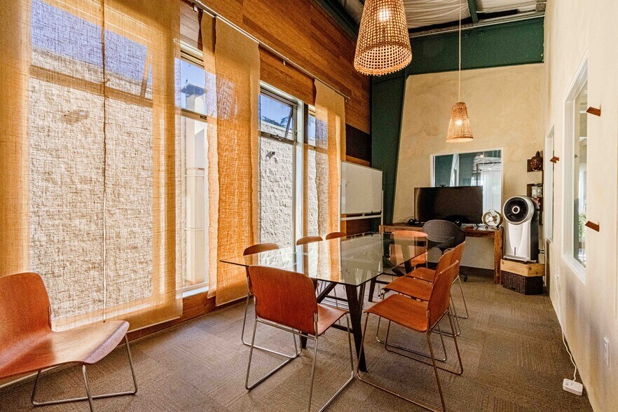 More Photos Of 6940 Burnett St, Sebastopol Office For Sale