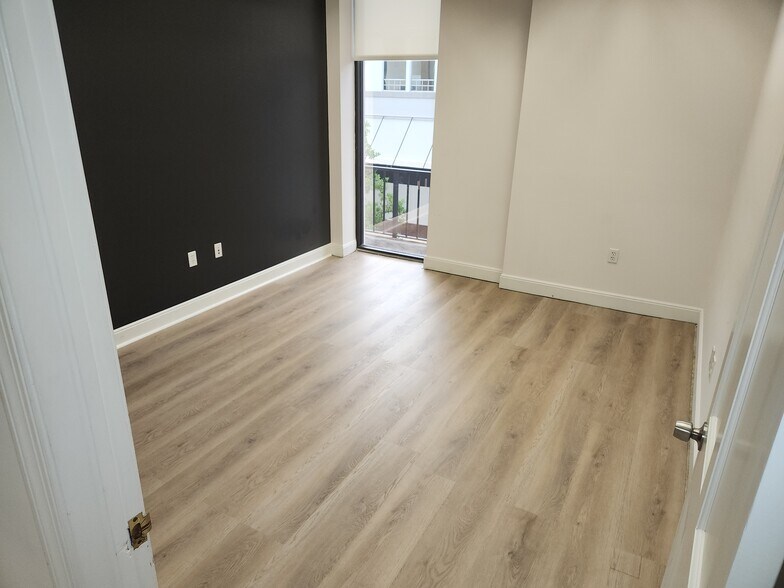 More Photos Of 100 S Dixie Hwy, West Palm Beach Office For Lease