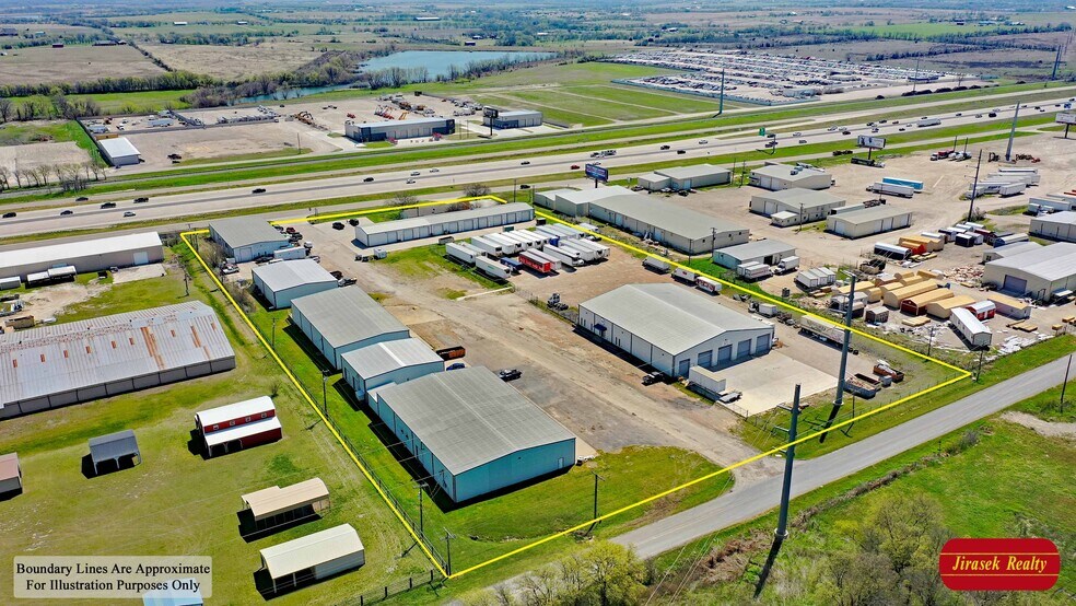 More Photos Of 7766 N Interstate Hwy 35, Temple Warehouse For Lease