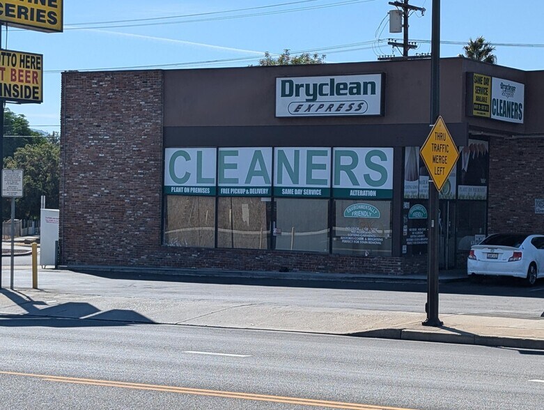 More Photos Of 2411 N San Fernando Blvd, Burbank Convenience Store For Lease