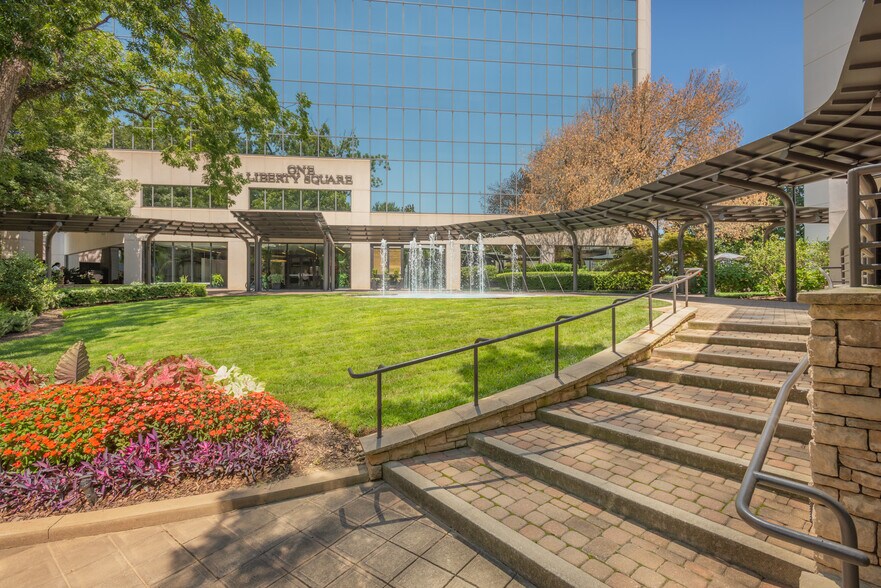 More Photos Of 55 Beattie Pl, Greenville Office For Lease