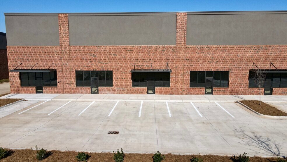 More Photos Of 40 Ellen Sims Ct, Newnan Warehouse For Lease