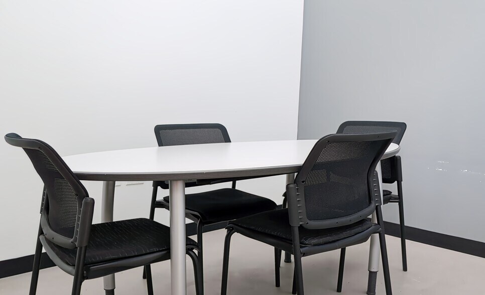 More Photos Of 9131 Keele St, Vaughan Coworking Space