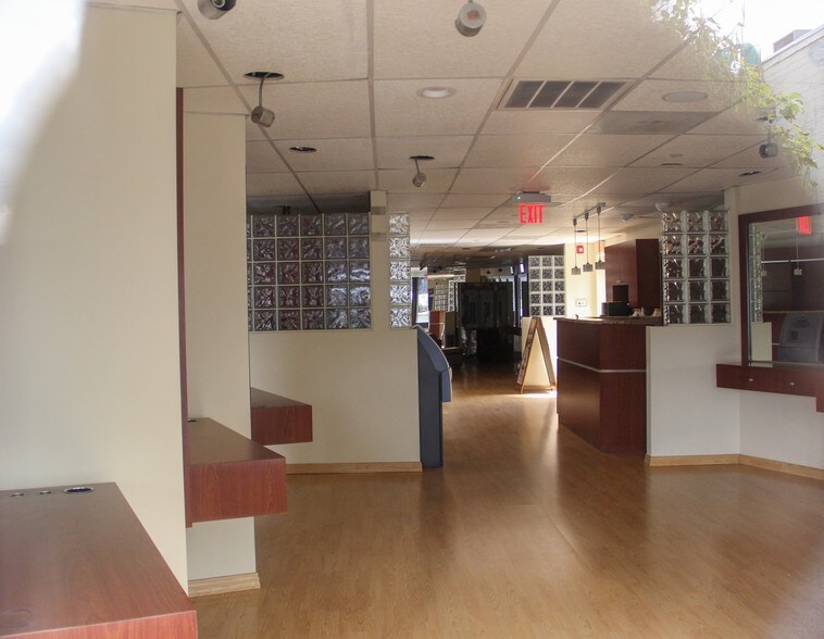 More Photos Of 272-300 S Main St, New City Storefront For Lease