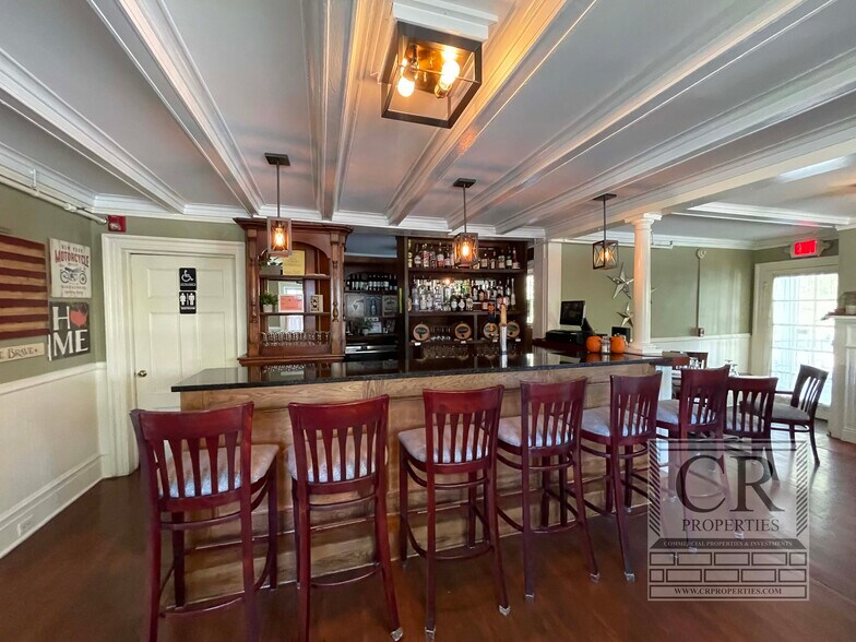 779 Dutchess Tpke, Poughkeepsie, NY 12603 Restaurant For Sale