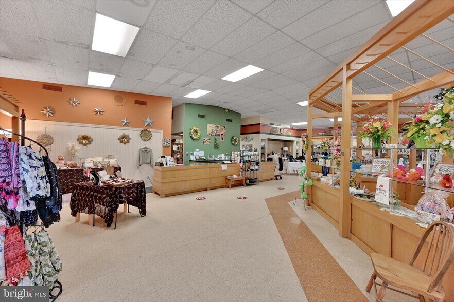 More Photos Of 501 W Washington Ave, Myerstown General Retail For Sale