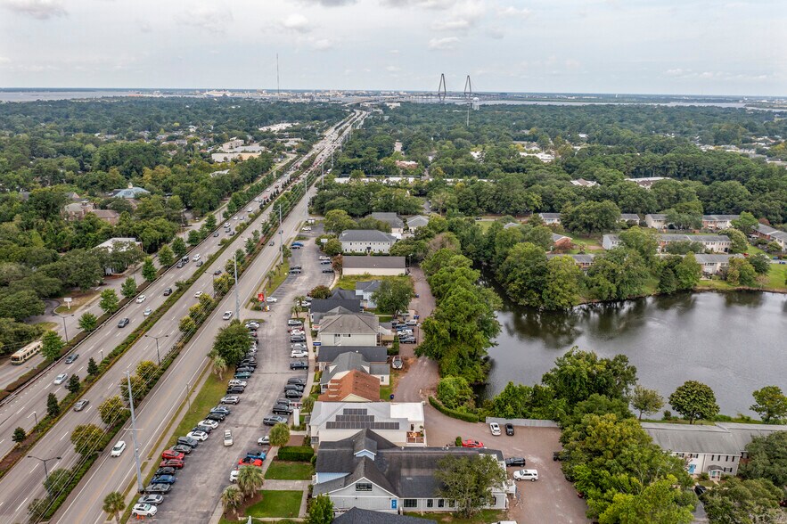 More Photos Of 816 Johnnie Dodds Blvd, Mount Pleasant Office For Sale