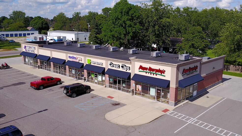 Primary Photo Of 3618-3636 S Chandler Dr, Muncie Storefront For Sale