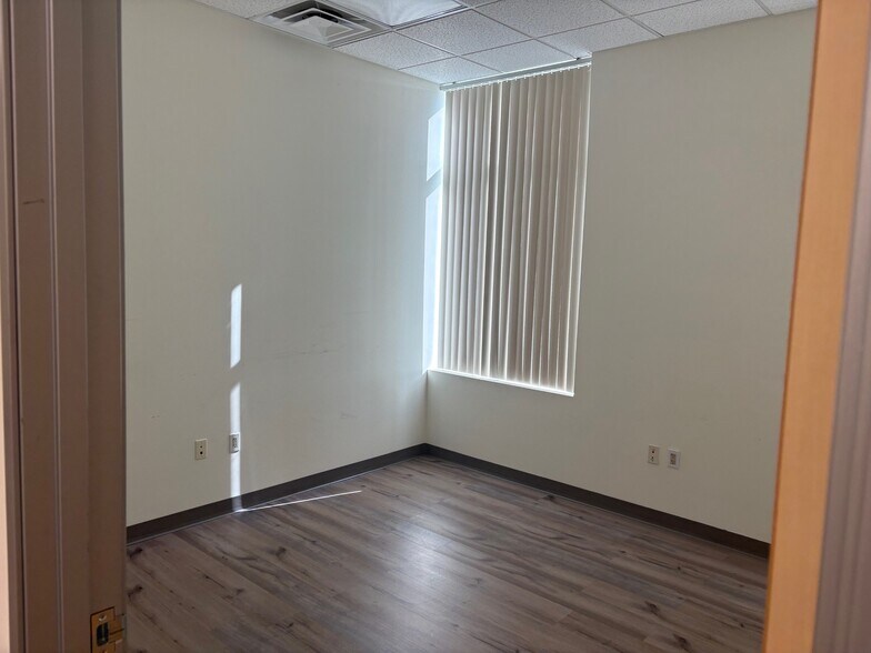 More Photos Of 15342 El Prado Rd, Chino Office For Lease