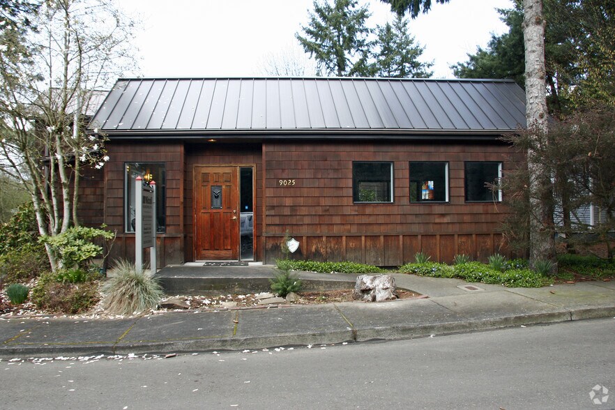 More Photos Of 9025 SW Center St, Tigard Office For Sale