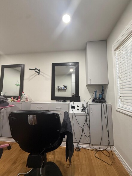 More Photos Of 925 W Mitchell St, Arlington Medical For Lease