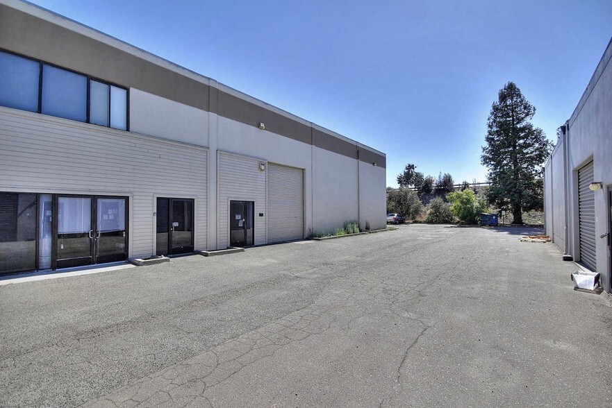 More Photos Of 963 Transport Way, Petaluma Office For Lease