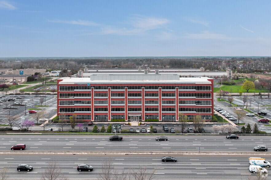 More Photos Of 10194 Crosspoint Blvd, Fishers Office For Lease