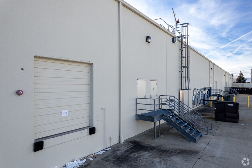 More Photos Of 8816-8840 Beckett Rd, West Chester Warehouse For Lease