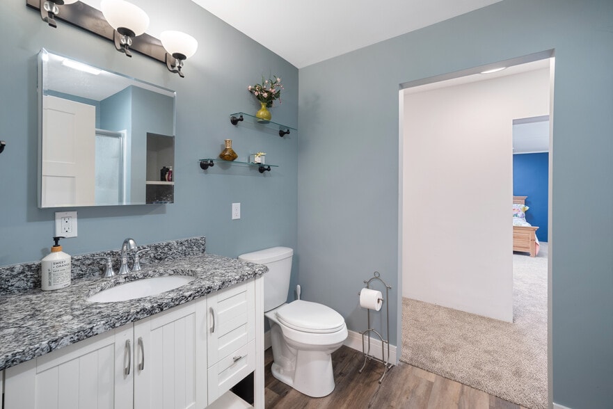 More Photos Of 6163 N Meridian Rd, Hope Flex For Sale