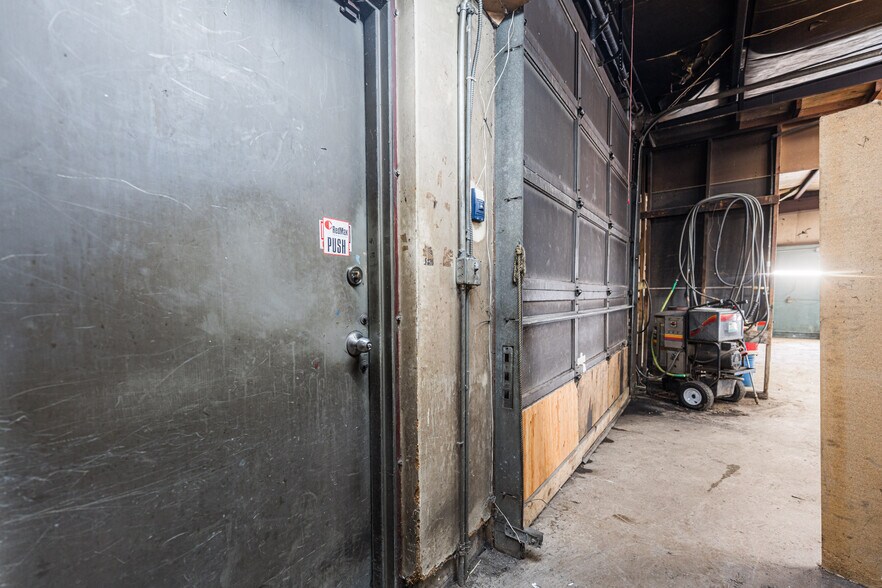More Photos Of 560 S River St, Batavia Warehouse For Sale