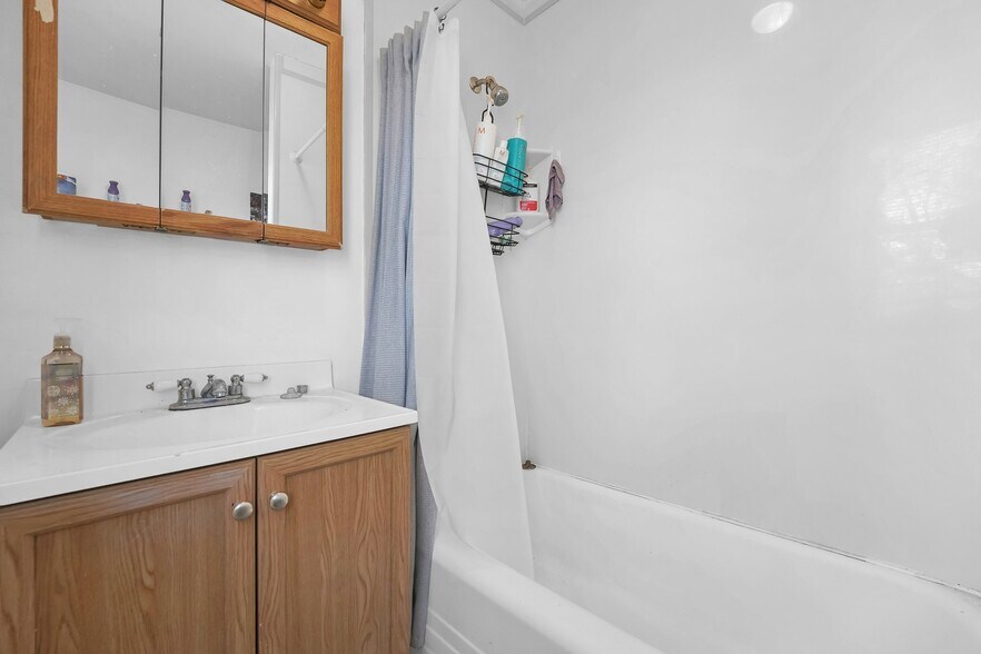 More Photos Of 2406-2408 Indianola Ave, Columbus Apartments For Sale