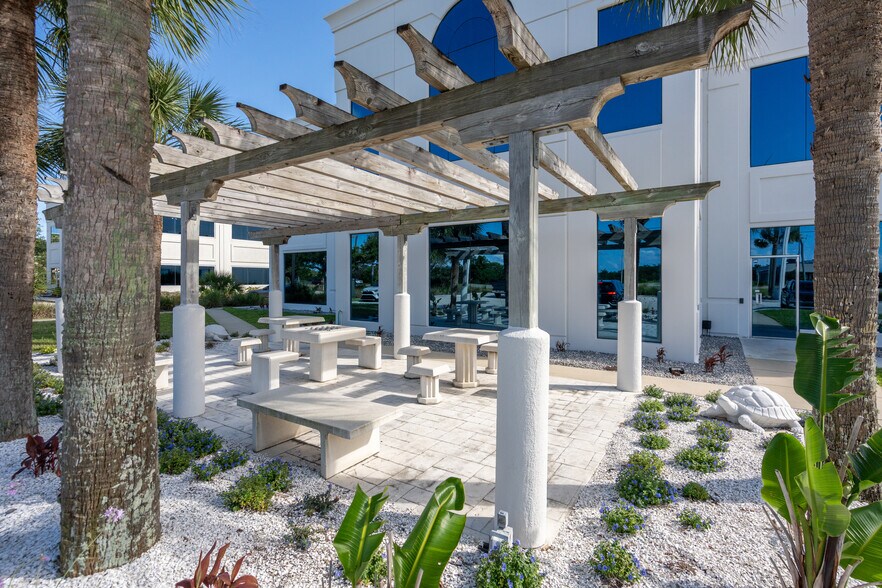 More Photos Of 1200 Plantation Island Dr, Saint Augustine Office For Lease