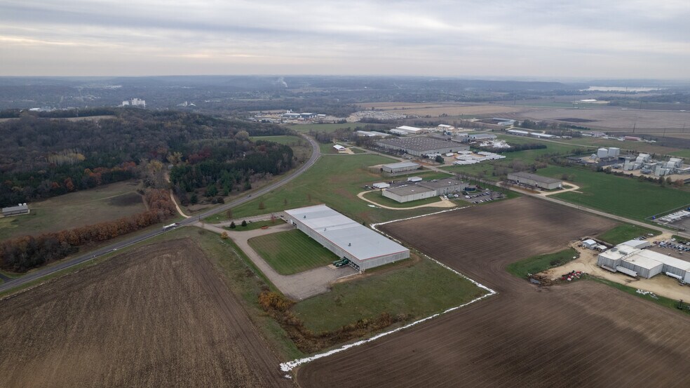 More Photos Of 3310 MN-20, Cannon Falls Distribution For Lease