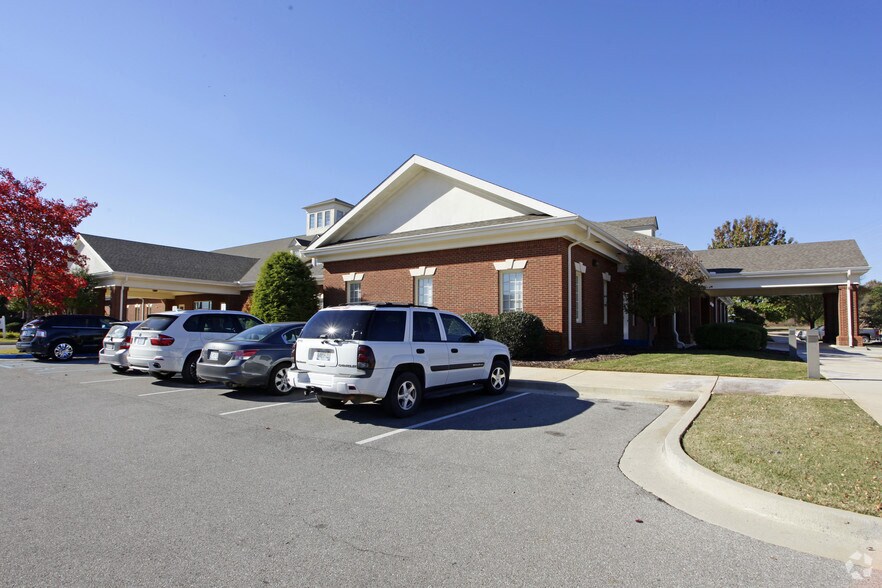 More Photos Of 44 Hughes Rd, Madison Medical For Lease