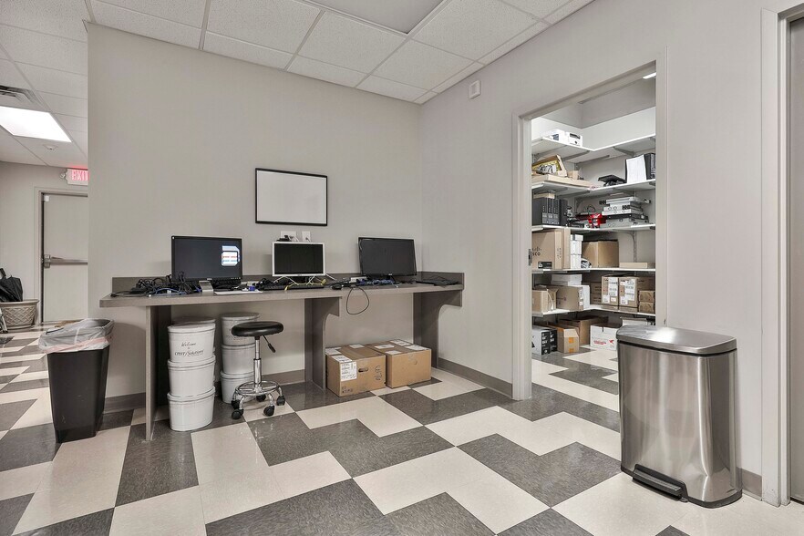 More Photos Of 1039 Sullivan Rd, Newnan Office For Lease