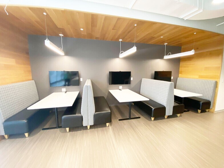 More Photos Of 1110 Sanctuary Pky, Alpharetta Office For Lease