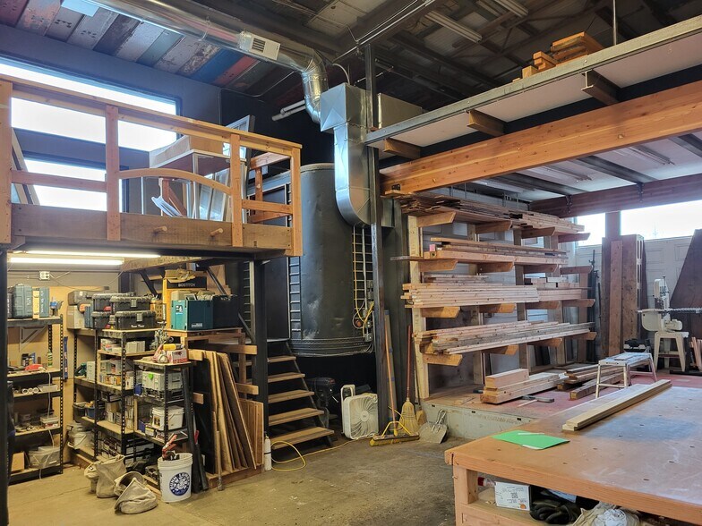 More Photos Of 2533 Westlake Ave N, Seattle Warehouse For Lease