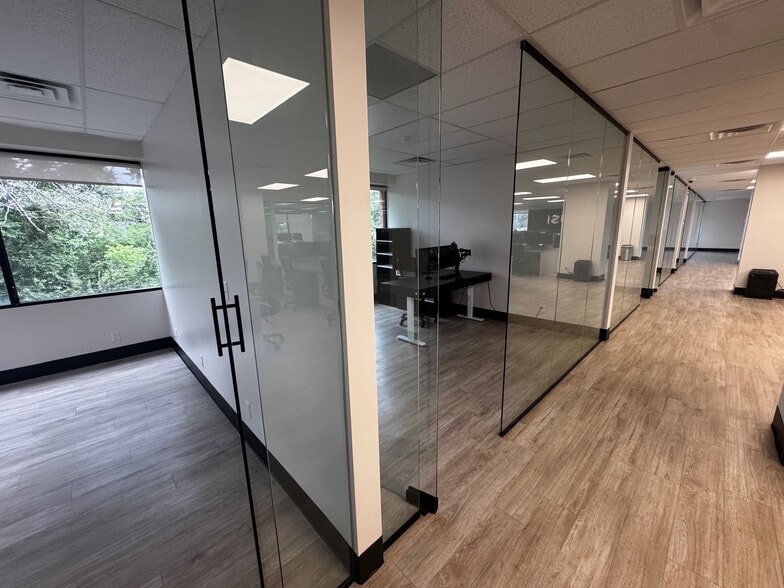 More Photos Of 201 E Partridge Ave, Independence Loft Creative Space For Lease