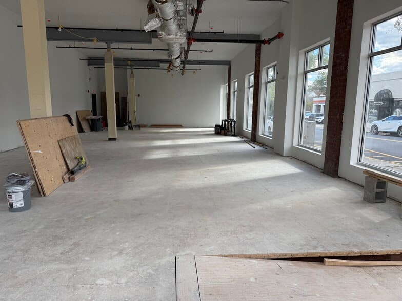 More Photos Of 209-211 Westwood Ave, Westwood Restaurant For Lease