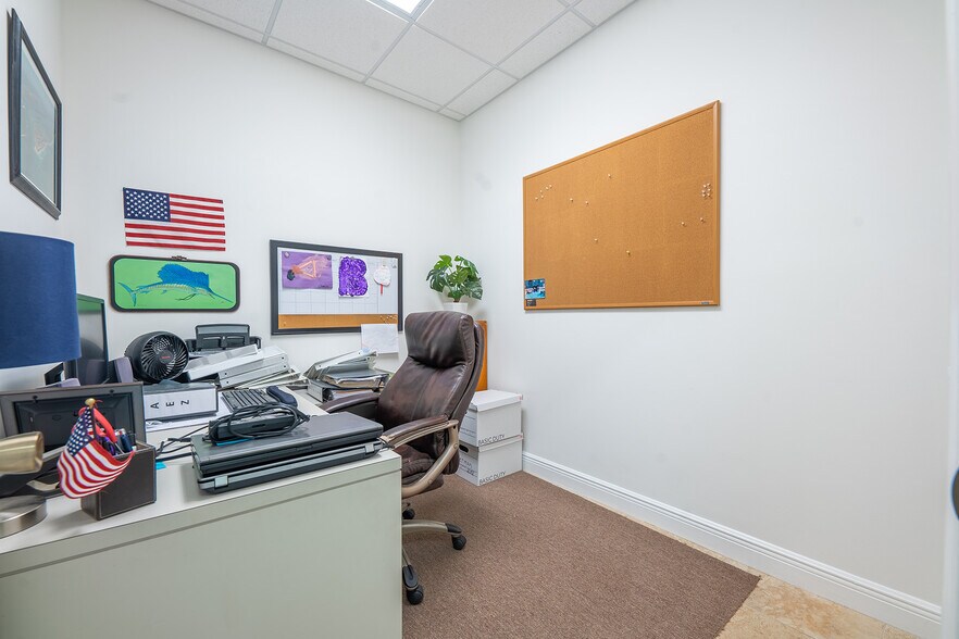 More Photos Of 575 NW Mercantile Pl, Port Saint Lucie Warehouse For Sale