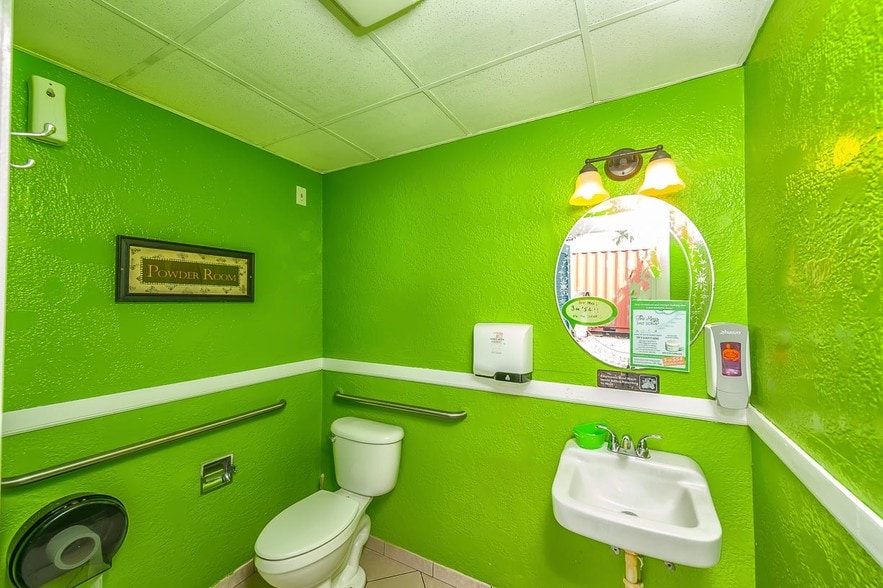 More Photos Of 1240 Overseas Hwy, Marathon Restaurant For Sale