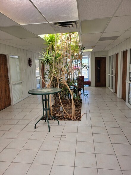 More Photos Of 11910 Central Ave SE, Albuquerque Self Storage For Lease