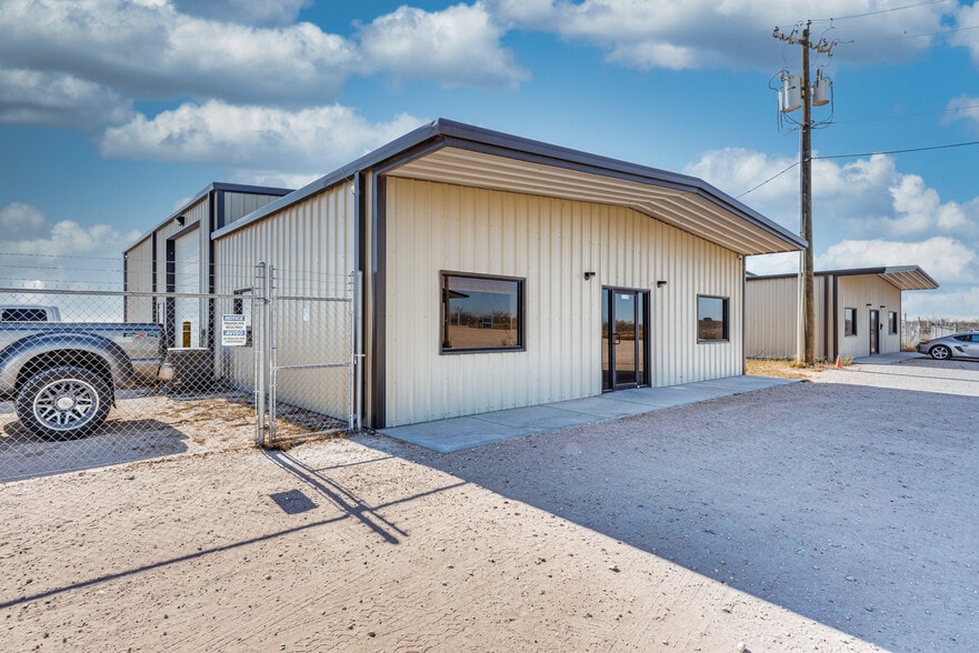 More Photos Of 1610 E County Road 153, Midland Industrial For Lease