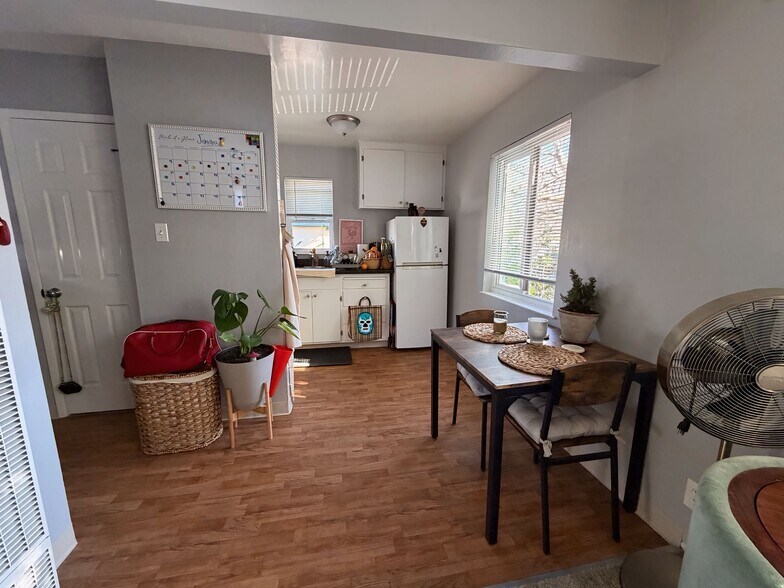 More Photos Of 19 E 41st Pl, San Mateo Apartments For Sale