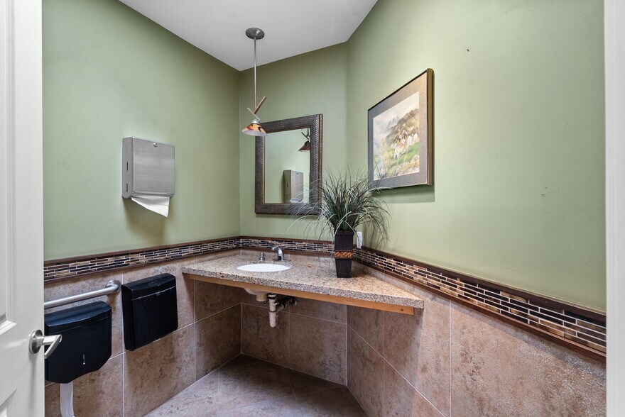 More Photos Of 2534 State St, San Diego Office For Sale