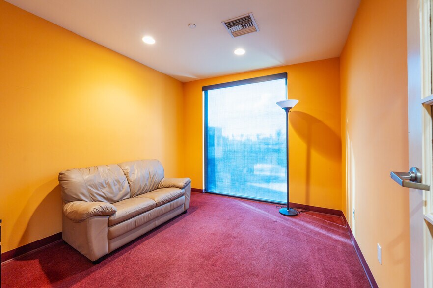 More Photos Of 1415 N Cahuenga Blvd, Los Angeles Loft Creative Space For Sale