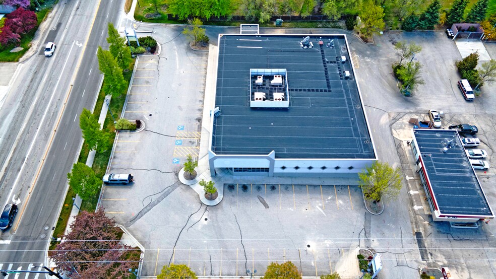 More Photos Of 5005 W Overland Rd, Boise Freestanding For Lease