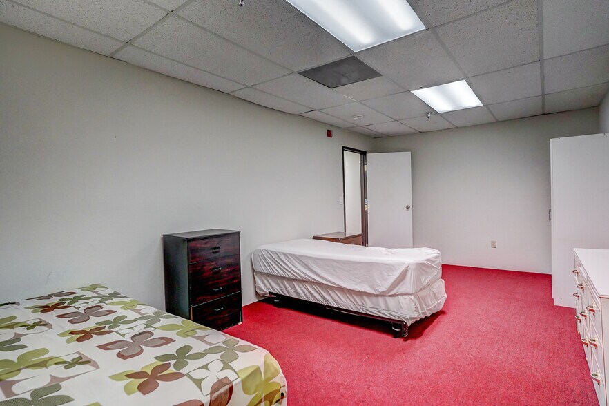 More Photos Of 950 S Central Ave, Compton Schools For Sale