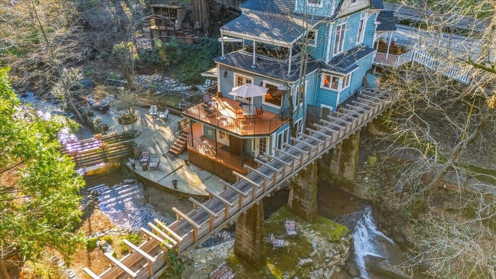 More Photos Of 301-317 S Pine St, Nevada City Hotel For Sale
