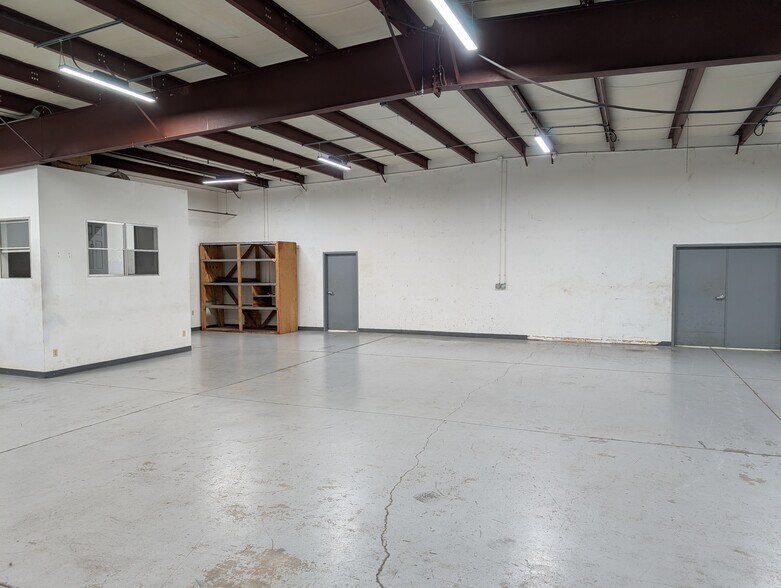 More Photos Of 4085 Pepperell Way, Dublin Distribution For Sale