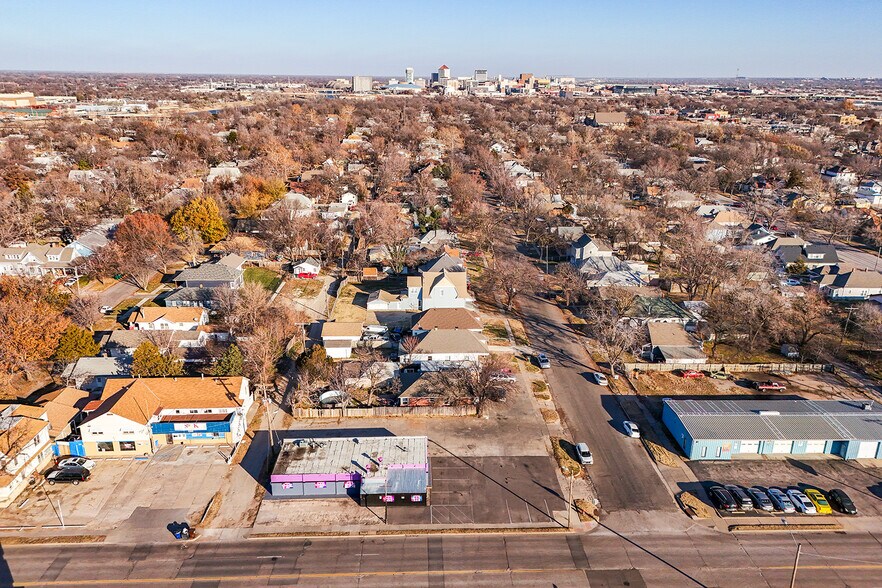 More Photos Of 212 W Harry St, Wichita Bar For Sale