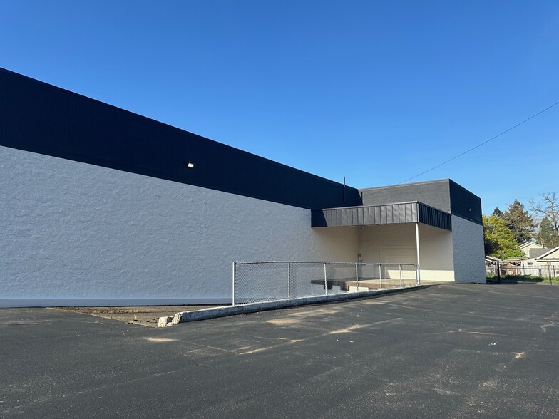 Primary Photo Of 1940 Mission St SE, Salem Freestanding For Lease